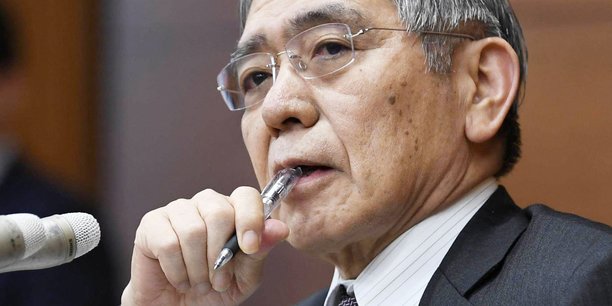 La banque du japon prete a agir si le yen fort nuit a l'economie[reuters.com]