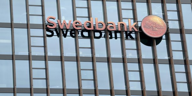 Swedbank liee au scandale danske bank de blanchiment d'argent, rapporte stv[reuters.com]