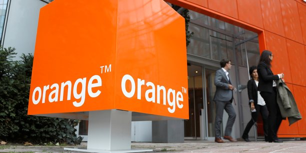 Sur l'ensemble des zones, Orange revendique désormais 10,9 millions de clients convergents (+5,5%), c'est-à-dire disposant à la fois d'une offre mobile et fixe, alors que 203,62 millions de clients utilisent les réseaux mobiles au 31 décembre (+0,6%) et que 20,13 millions d'abonnés disposent d'une offre haut débit fixe.