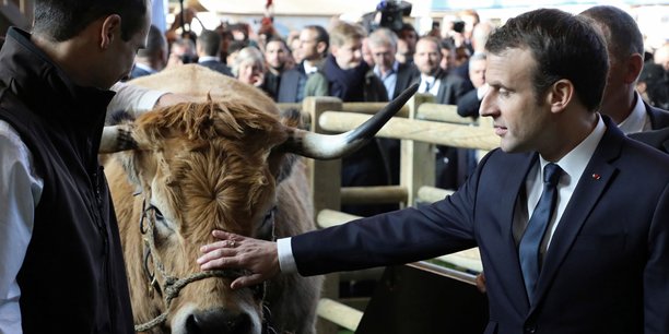 Macron aupres d'agriculteurs toujours en attente du revenu juste[reuters.com]