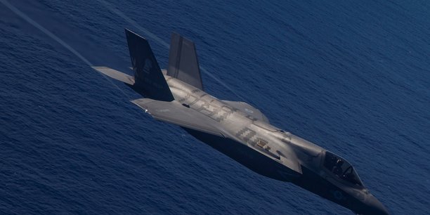 le F-35 souffre de 871 défaillances logicielles et matérielles, qui pourraient nuire à la préparation, aux missions ou à la maintenance de l'avion de combat, selon le bureau d'essai du Pentagone.