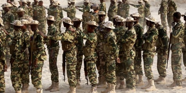 Confronté à une amplification des menaces sécuritaires, le Tchad a déployé son armée à la frontière avec la Libye où plusieurs groupes armés sont actifs, profitant du chaos qui règne dans le pays voisin.