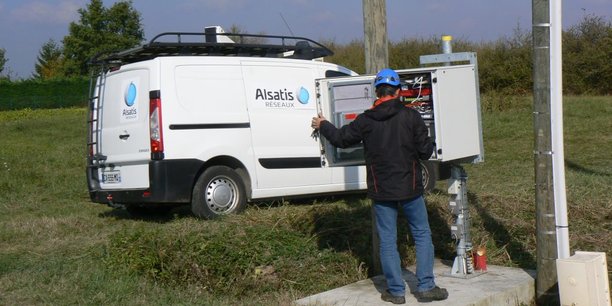 Alsatis développe actuellement des solutions par ondes radio pour fournir du très haut débit dans les zones blanches et grises en France.