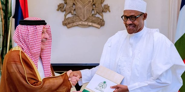 Le ministre saoudien des Affaires africaines, Ahmad Qattan, émissaire du roi Salman Bin Abdulaziz auprès de Buhari pour amener le Nigeria à baisser sa production.