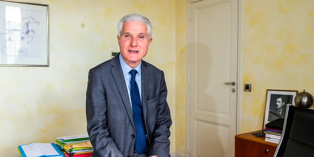 Patrick Bobet, dans son bureau de maire du Bouscat, le 8 mars 2019, au lendemain de son élection à la présidence de Bordeaux Métropole.