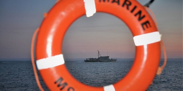 Chasseurs de mines de l'OTAN, dont le navire belge le Bellis, à l’œuvre au large des côtes normandes