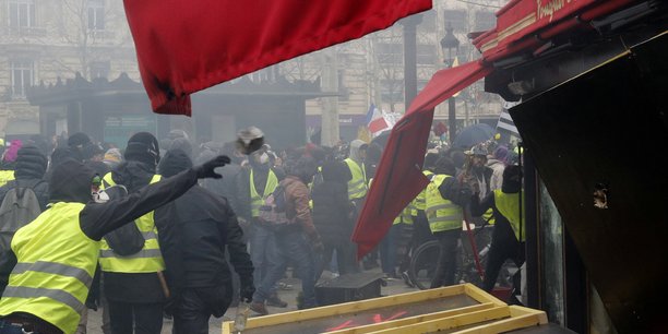 Paris: plan d'urgence demande pour le commerce[reuters.com]