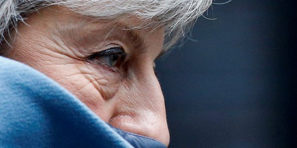 Debut d'une semaine cruciale pour theresa may[reuters.com]