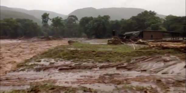 Des centaines de morts redoutes en afrique australe apres le cyclone idai[reuters.com]