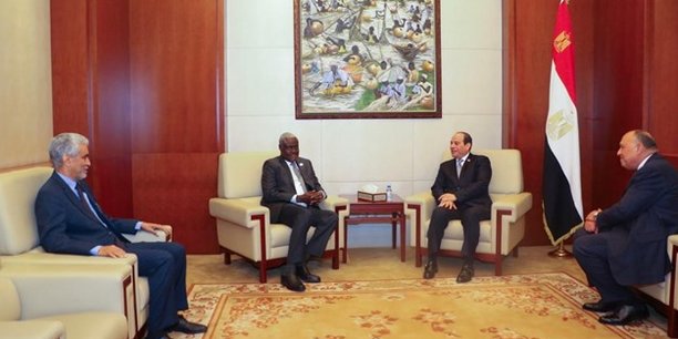 Lors de leur rencontre du 17 mars à Assouan, Al Sissi et Moussa Mahamat ont convenu d'activer dans les brefs délais le Mécanisme africain sur le Sahara en appui à la médiation onusienne.