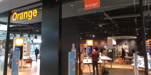 La boutique Orange du centre commercial de Rives d'Arcins à Bègles, 450 m2 de surface commerciale, a été inaugurée fin 2017.
