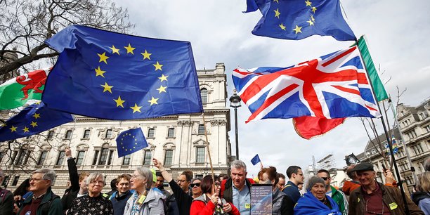 Centaines de milliers de manifestants anti-brexit a londres[reuters.com]