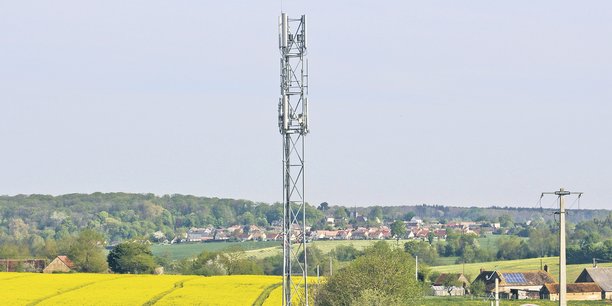 Aujourd'hui encore en France, nombre de villages ne disposent d'aucune antenne pour leur fournir de la téléphonie mobile et un internet de qualité.