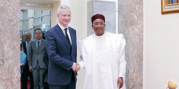Le ministre français des Finances Bruno Le Maire a fait savoir qu’il a échangé sur l’avenir du FCFA avec le président Issoufou Mahamadou.