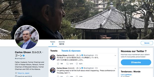 Le tout nouveau compte Twitter de l'ex-PDG de Renault-Nissan, ouvert ce mois d'avril, n'affiche que 2 tweets - en fait, c'est le même en anglais et en japonais. L'ancien magnat de l'automobile a choisi comme photo d'en-tête du compte, un autre portrait de lui-même (en complément de sa photo de présentation en médaillon sans cravate), où il se présente de trois-quart arrière, contemplant un paysage du Japon traditionnel par temps pluvieux.