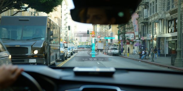 Eyelights permet de projeter le GPS directement sur le pare-brise des voitures.