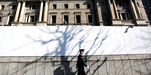 La banque du japon promet des taux tres bas jusqu'en 2020 au moins[reuters.com]