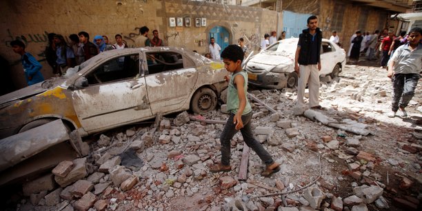 Yemen: la coalition saoudienne bombarde sanaa, des victimes[reuters.com]