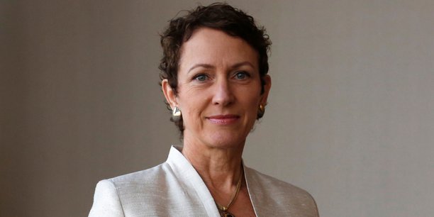 Inga Beale, l'ancienne présidente des Lloyds (de janvier 2014 à décembre 2018) - et première femme à ce poste - fait partie de ces rares leaders ouvertement bisexuels, et assumant à ce titre la fonction de rôle modèle LGBT+ dans le monde de l'entreprise.