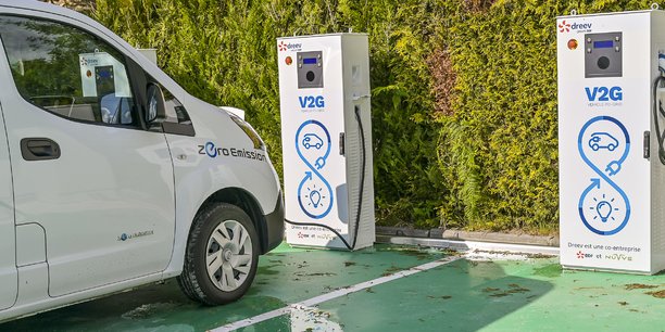 C'est à Cestas (Gironde), au siège de l'entreprise Hotravail, que les trois premières bornes V2G de France ont été installées par Dreev, une filiale d'EDF.