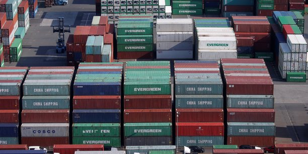 Japon: baisse des exportations pour un cinquieme mois consecutif[reuters.com]