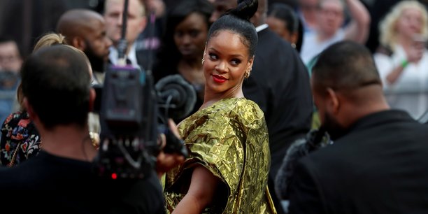 Rihanna devoile a paris sa vision d'une mode luxueuse et decontractee[reuters.com]