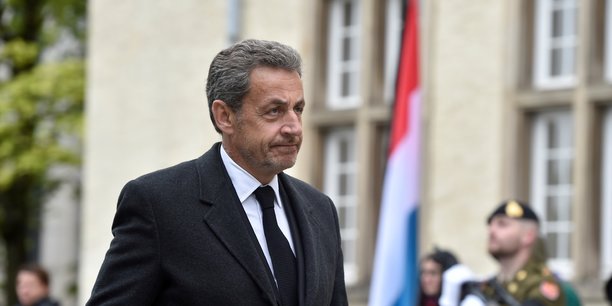 Sarkozy balaie le scenario d'un retour a lr[reuters.com]