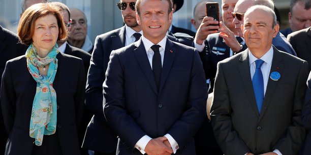 Macron devoile la maquette du futur avion de combat scaf[reuters.com]