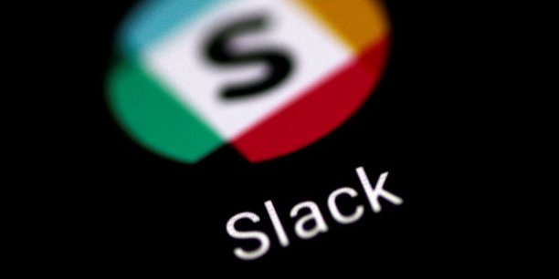 Slack a opté pour la procédure rare de cotation directe, au prix de référence de 26 dollars.