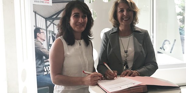 Virginie Normand (Caisse d'Epargne LR) et Maryam Bini (French Tech Méditerranée) ont signé un partenariat le 20 juin.