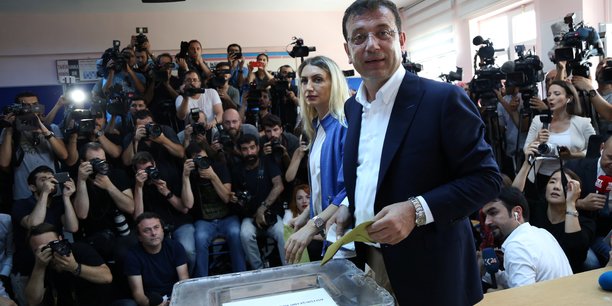 Le candidat de l'opposition laique en tete a istanbul, selon la tv[reuters.com]