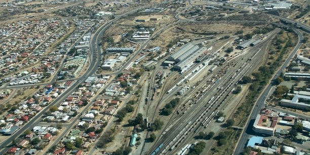 Windhoek, la capitale de Namibie, compte 326 000 habitants (chiffres de 2011 de l'ONU).