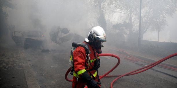 Les pompiers en greve pour deux mois pour denoncer le manque de moyens[reuters.com]