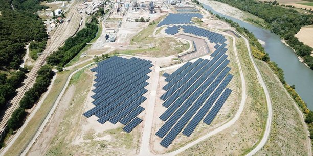 Corsica Sole a réparti 22.000 panneaux solaires sur 4 parcelles de terrain pour un total de  10 MW