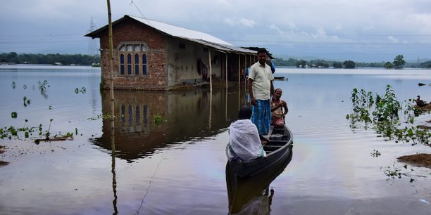 Les inondations s'aggravent en inde, menacant hommes et rhinoceros[reuters.com]