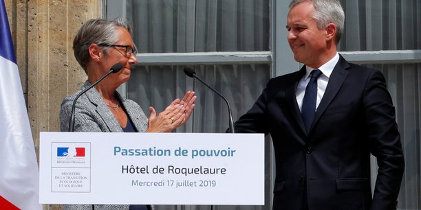 Elisabeth Borne et François de Rugy lors de la passation de pouvoir au ministère de la Transition écologique et solidaire, mercredi 17 juillet.
