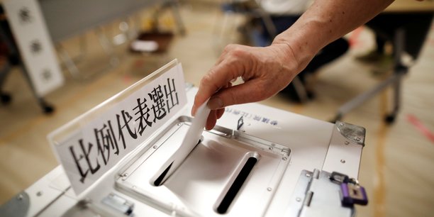 Japon: le projet de reforme de la constitution, enjeu des senatoriales[reuters.com]