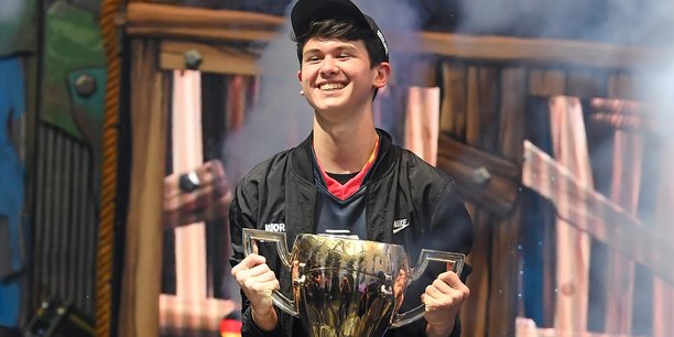 Bugha, joueur e-sportif de 16 ans, a gagné la coupe du monde de Fortnite... avec trois millions de dollars à la clé.