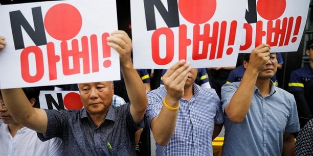 Manifestation devant l’ambassade du Japon à Séoul.