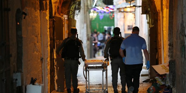 Un palestinien tue apres avoir attaque un policier israelien[reuters.com]