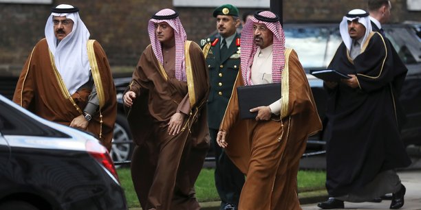 Le 7 mars 2018, Khaled al-Faleh, ministre du pétrole saoudien et Pdg de Saudi Aramco, arrive à Londres avec d'autres dignitaires alors que le prince héritier Mohammed bin Salman rencontre le Premier ministre britannique Theresa May à Downing Street.