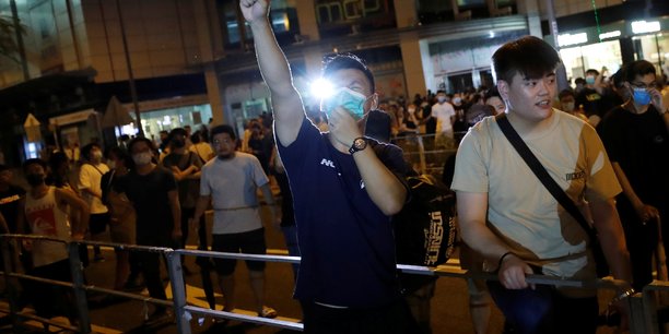 Hong kong: la violence n'a plus raison d'etre, dit la presse a pekin[reuters.com]