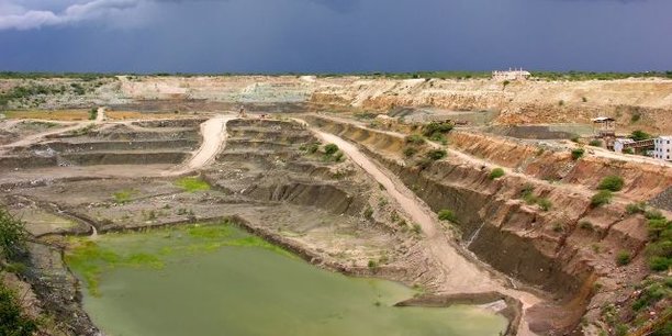 La mine d'or de Williamson, connue aussi sous le nom de mine de Mwadui, est située dans la région de Shinyanga en Tanzanie.
