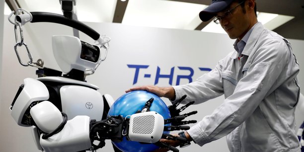 Toyota Motor Corp présente le T-HR3 troisième génération qui sera utilisé lors des jeux Olympiques de Tokyo de 2020.