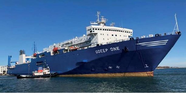 L'ÔDeep One, propriété de OFW Ships, est doté d'une technologie innovante de production d'eau embouteillée