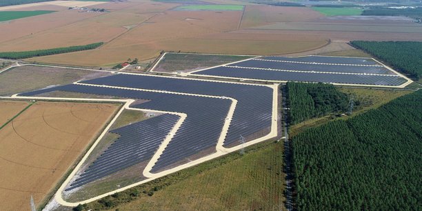 Les 40.000 panneaux photovoltaïques de la centrale de Merle-Sud s'étendent sur 22 hectares à Saint-Magne, en Sud-Gironde.