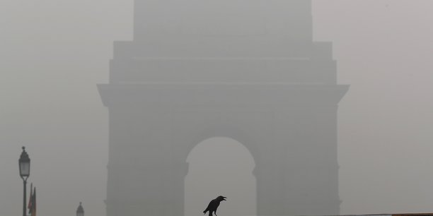 New delhi suffoque sous un nuage de pollution[reuters.com]
