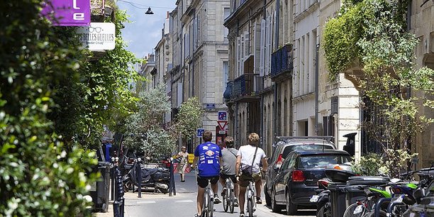 La forte attractivité de Bordeaux (sur notre photo le quartier des Chartrons) porte un marché immobilier où les jeunes cadres franciliens sont influents.