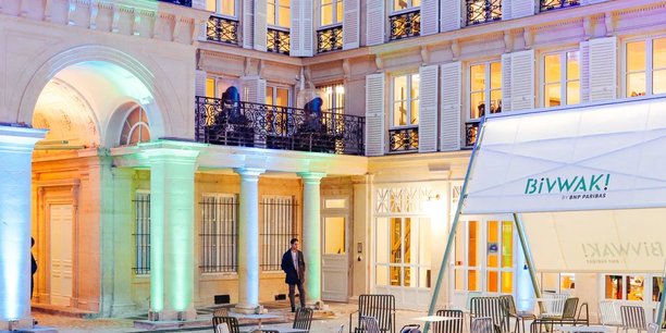 Situé à deux pas de l'hôtel Drouot dans le 9ème arrondissement de Paris, le Bivwak est un espace de 3.500 m2 où les collaborateurs de BNP Paribas peuvent venir incuber leur projet ou se former à la méthode agile.