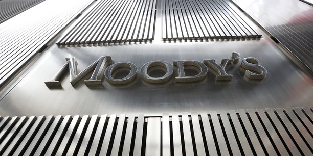 Moody's adopte une perspective negative sur les notes souveraines mondiales[reuters.com]